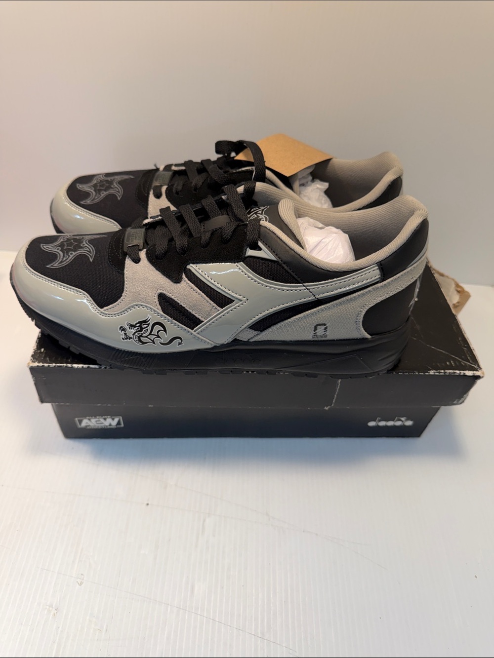 Diadora Men’s Black & Gray urban Aztec size 10